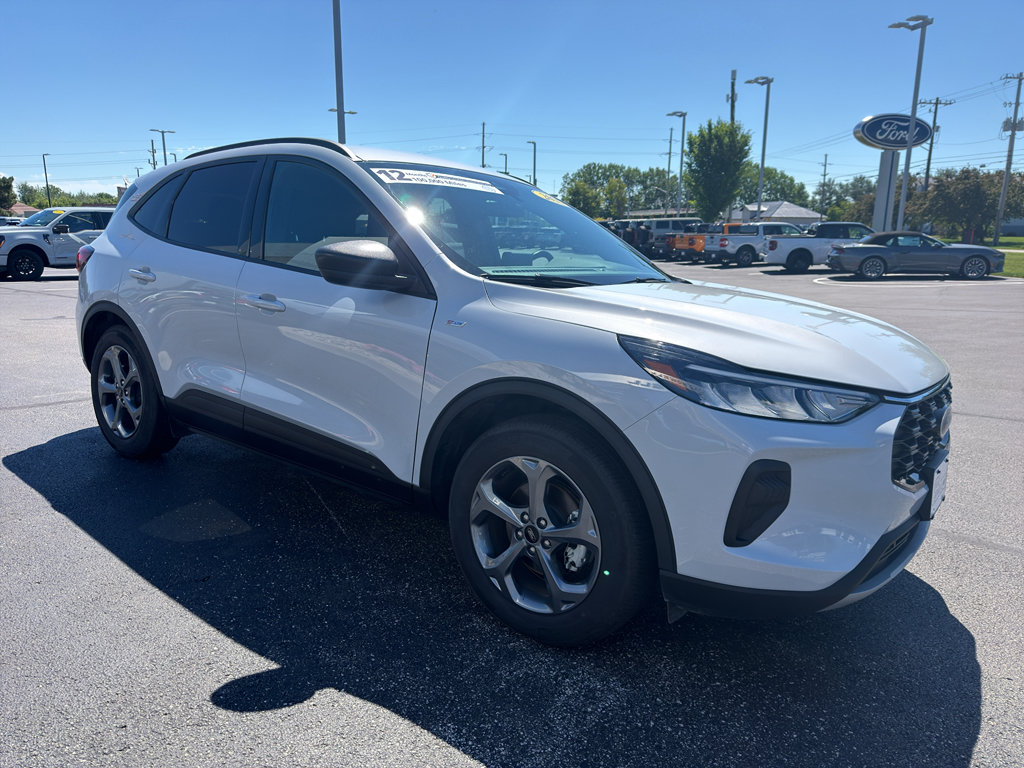 Used 2025 Ford Escape ST-Line FWD image 4