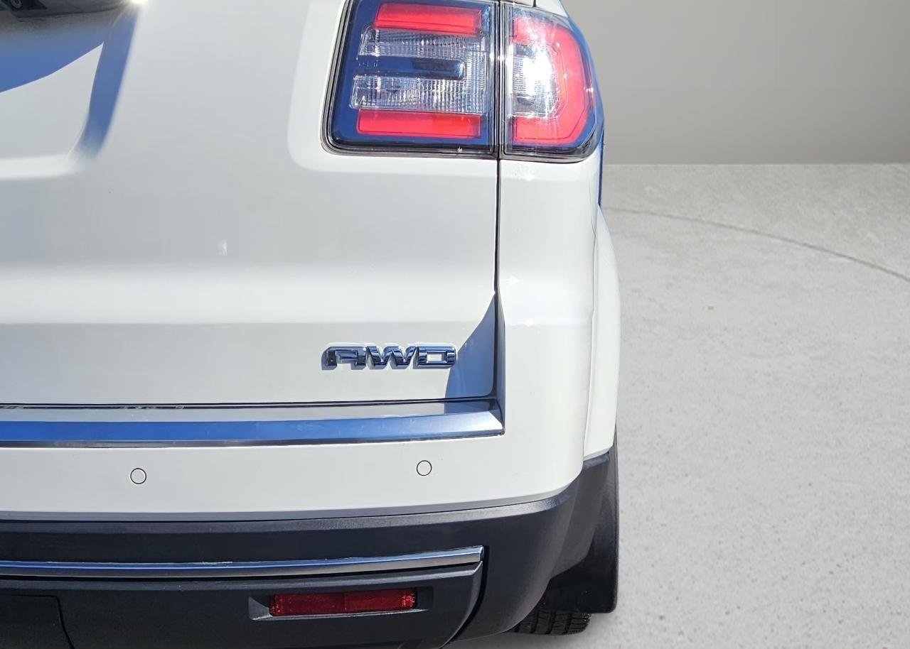 Used 2015 GMC Acadia SLT image 23