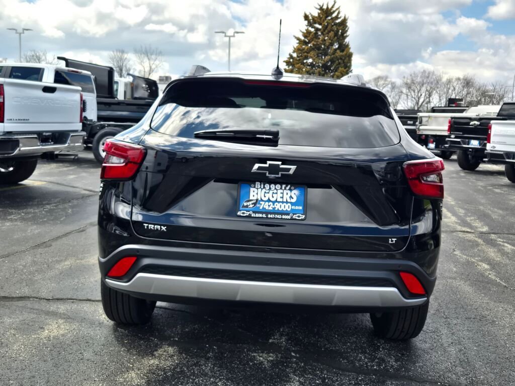 New 2026 Chevrolet Trax LT w/ Driver Confidence Package image 11