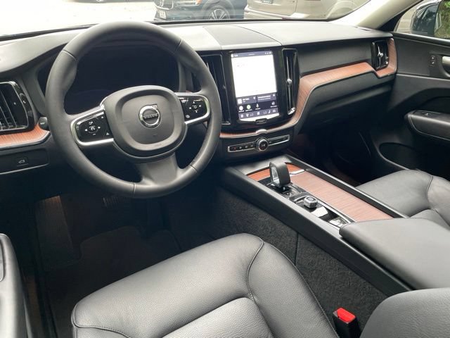 Certified 2023 Volvo XC60 B5 Plus AWD/4WD image 17