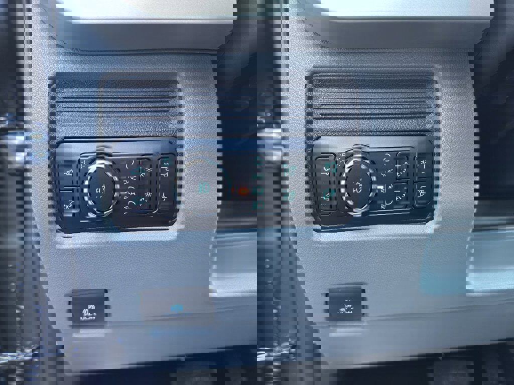 New 2026 Ford F350 XLT w/ XLT Premium Package image 25