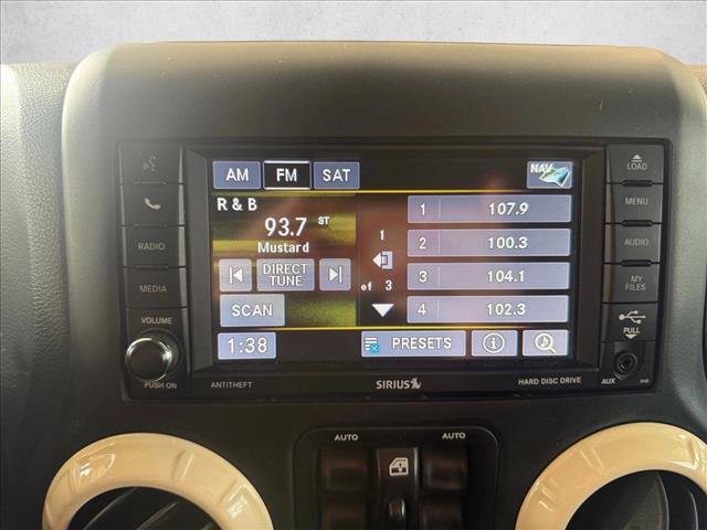 Used 2015 Jeep Wrangler Unlimited Sahara AWD/4WD image 11