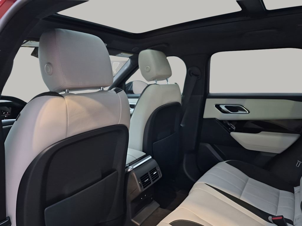 Used 2021 Land Rover Range Rover Velar R-Dynamic S image 18