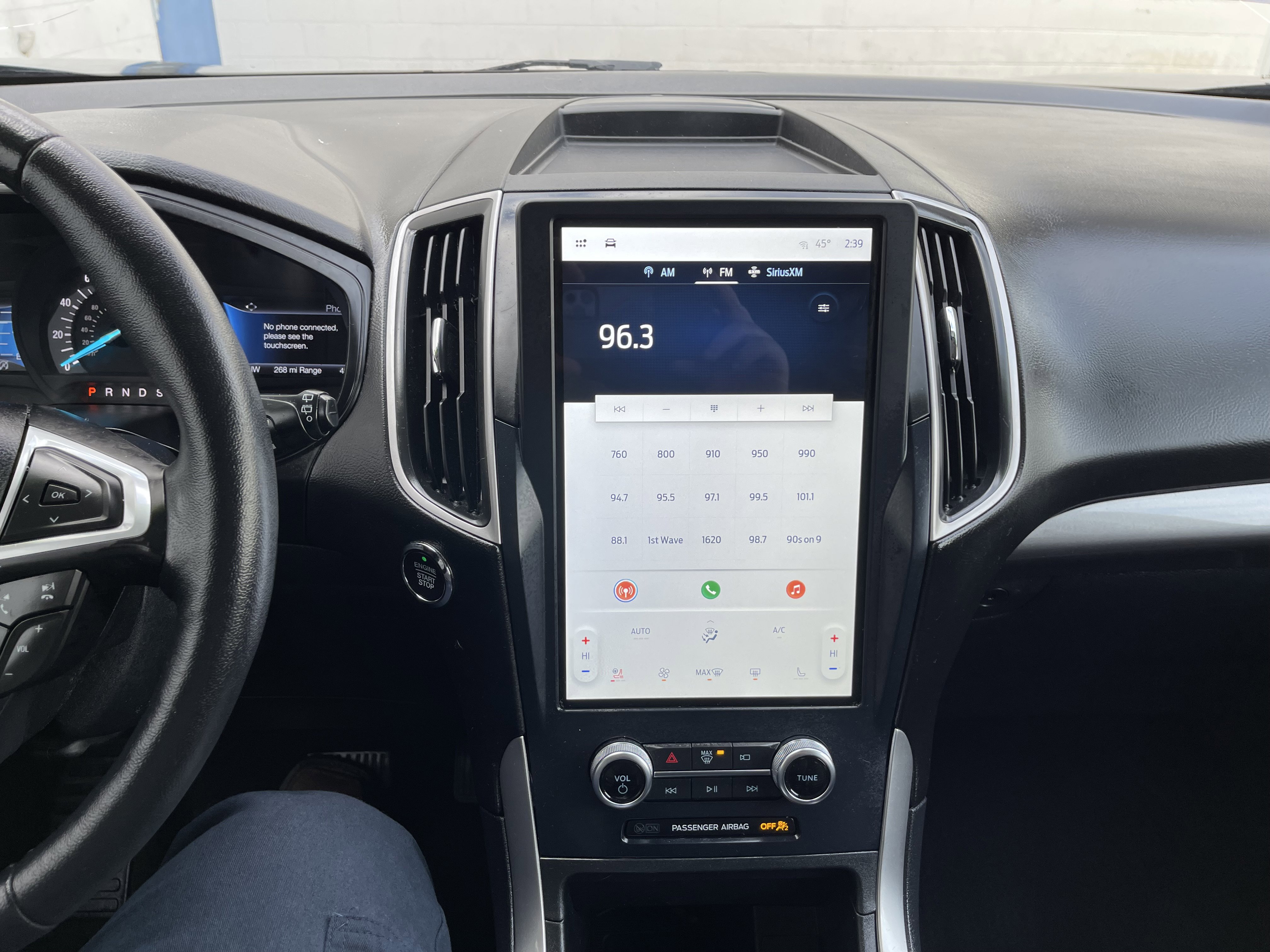 Used 2024 Ford Edge SEL w/ Convenience Package image 9