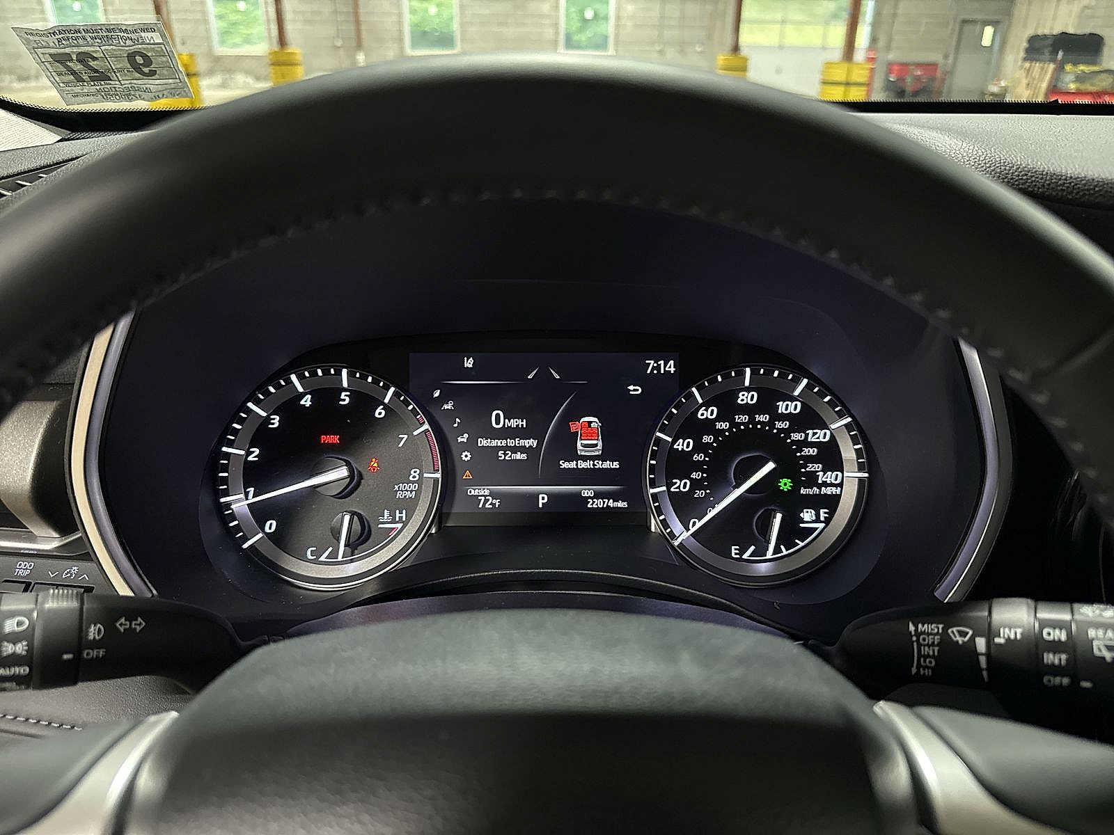Used 2022 Toyota Highlander XLE AWD/4WD image 34
