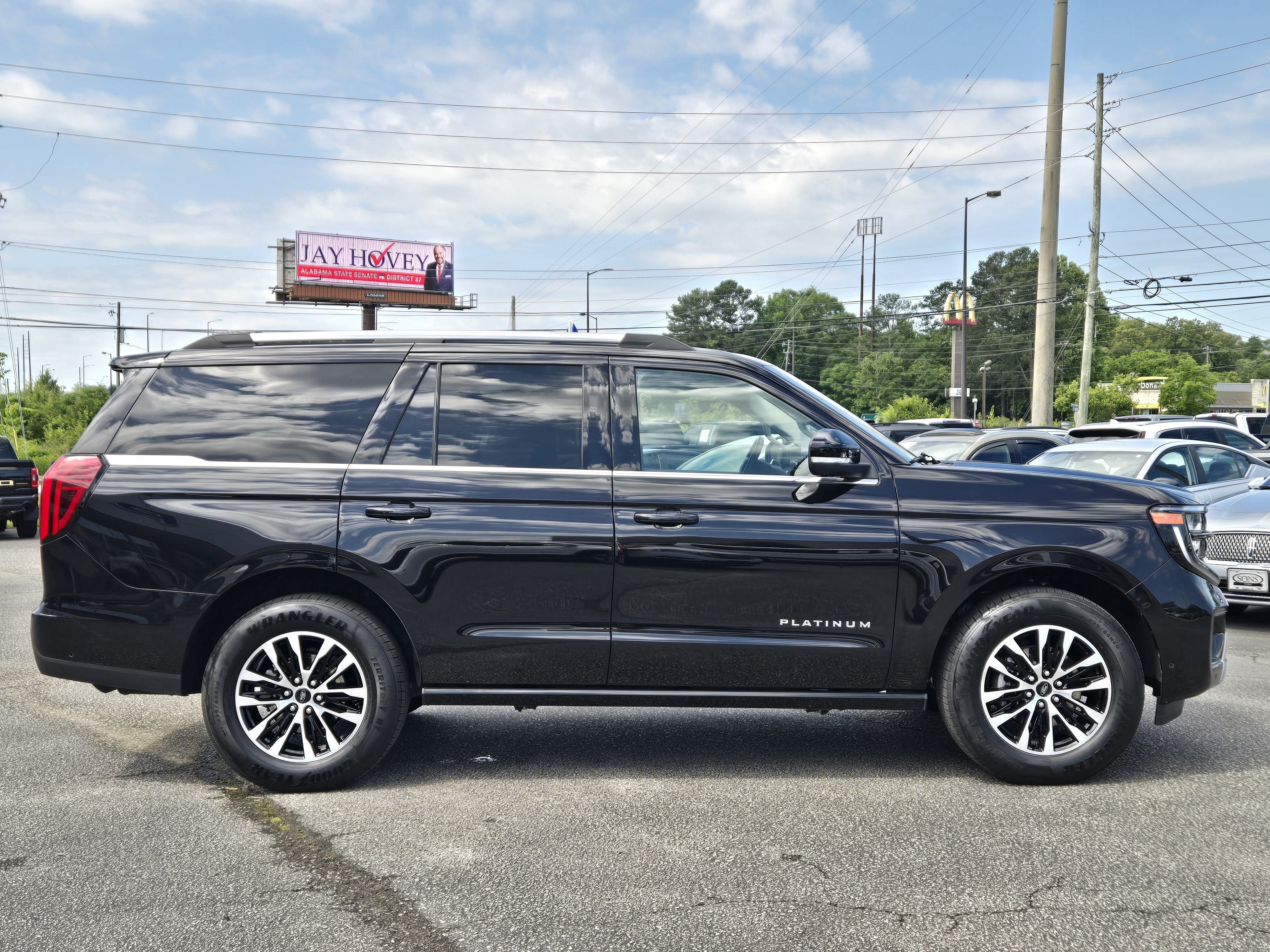 Certified 2025 Ford Expedition Platinum AWD/4WD image 7