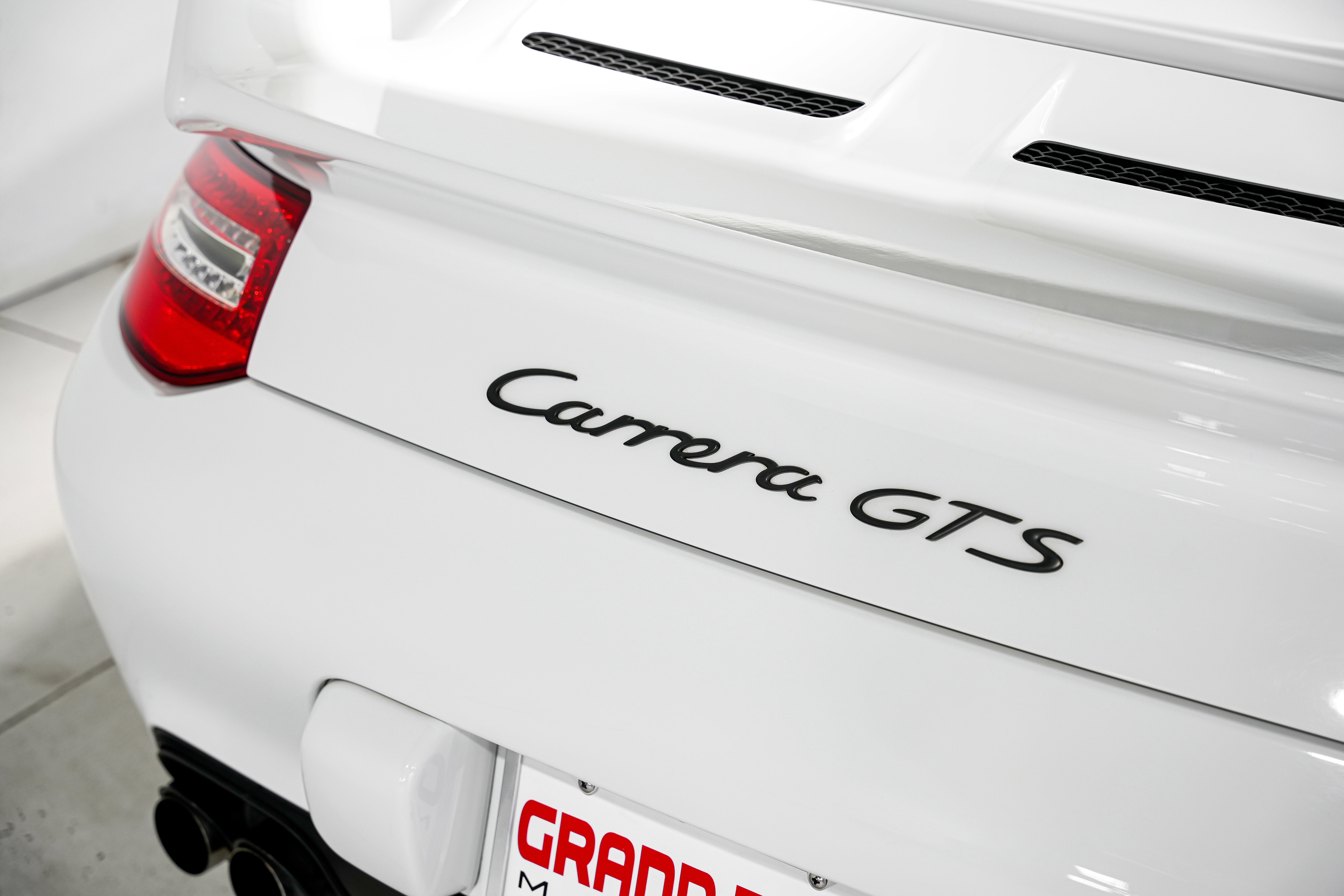 Used 2011 Porsche 911 Carrera GTS image 40