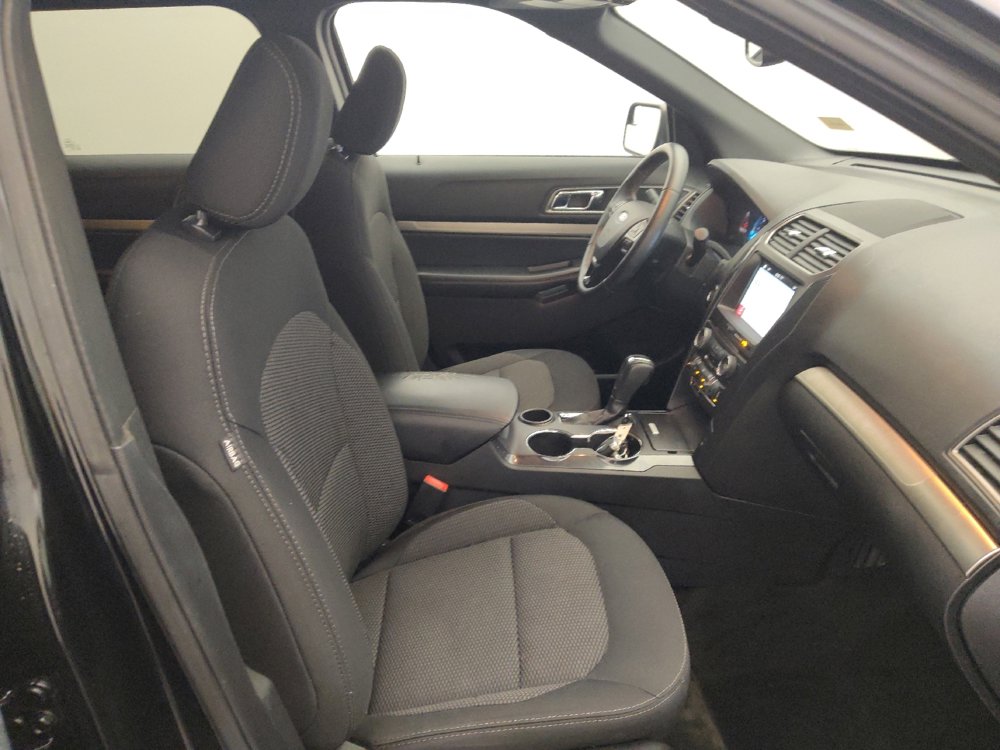 Used 2018 Ford Explorer XLT w/ Equipment Group 201A FWD image 21