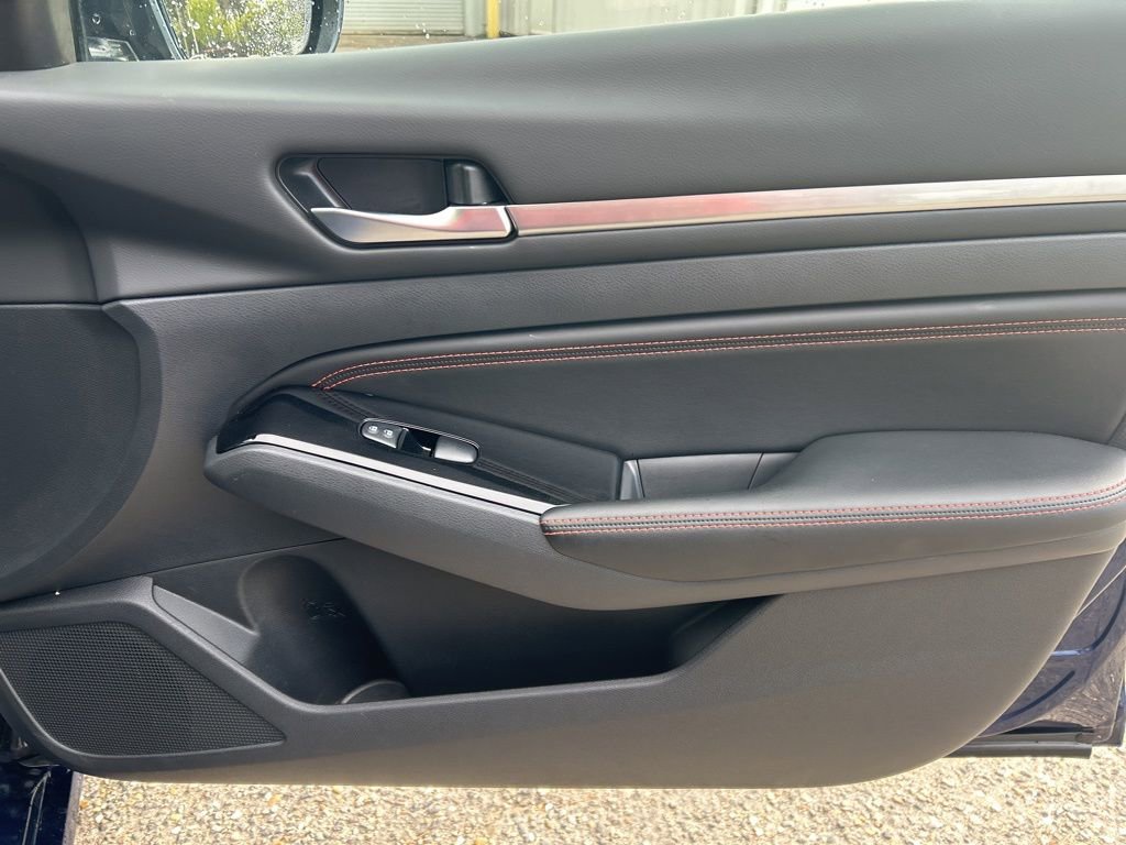 Used 2023 Nissan Altima 2.5 SR image 26