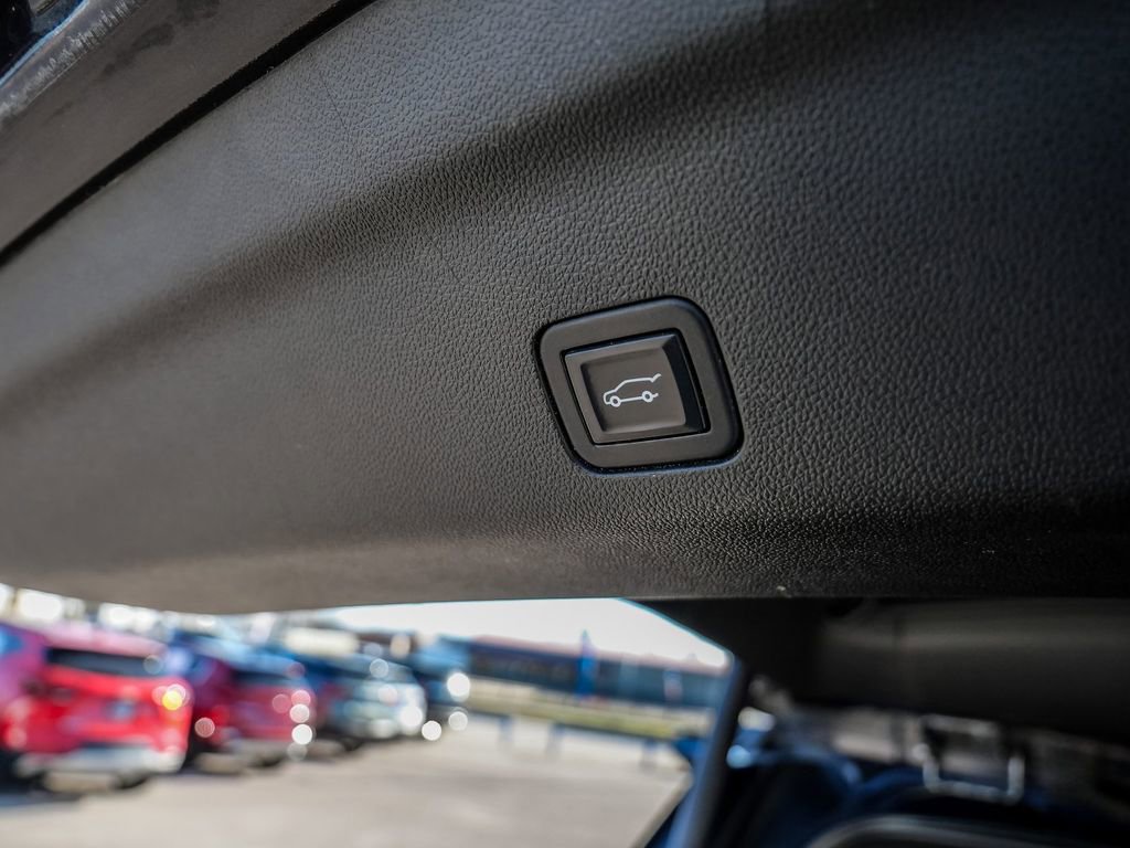 Used 2023 Chevrolet Suburban RST image 13