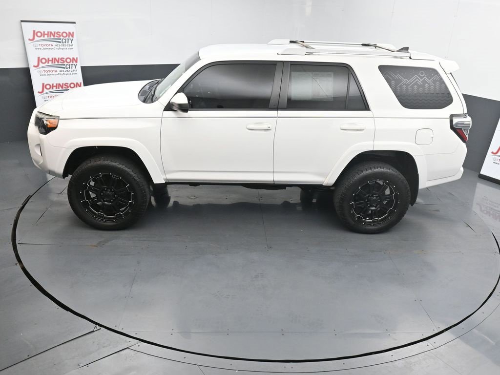Used 2016 Toyota 4Runner SR5 image 25