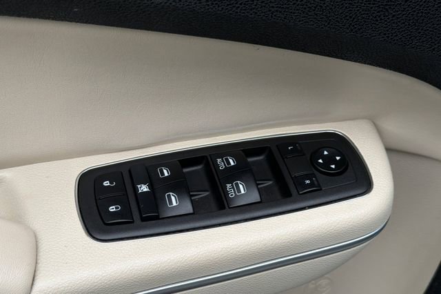 Used 2021 Chrysler 300 Touring L AWD/4WD image 12