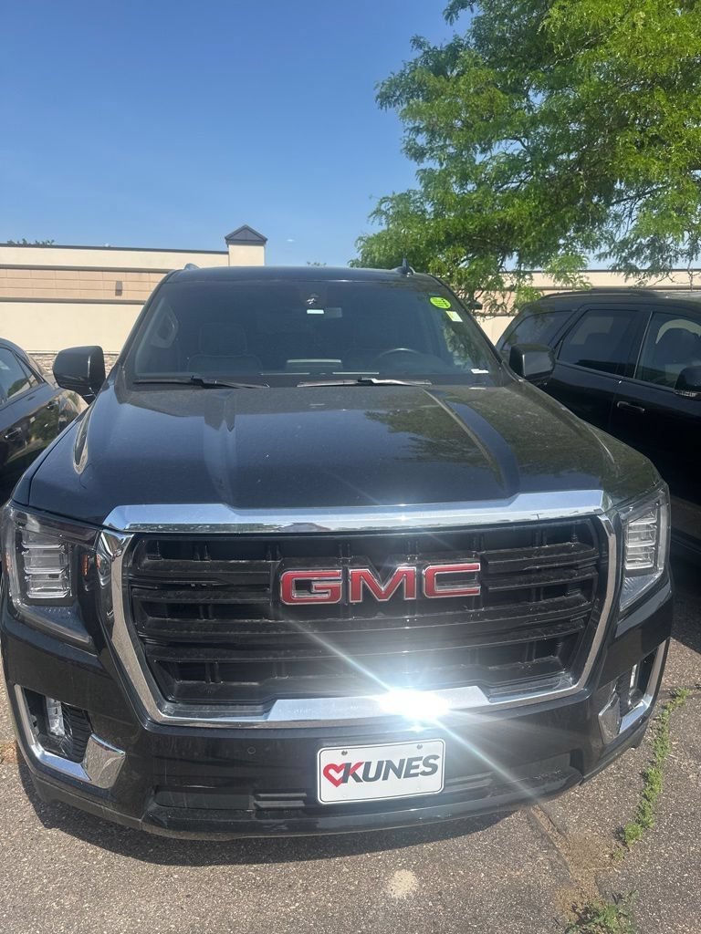 Used 2021 GMC Yukon XL SLE w/ Gmc Pro Safety Plus Package AWD/4WD image 2