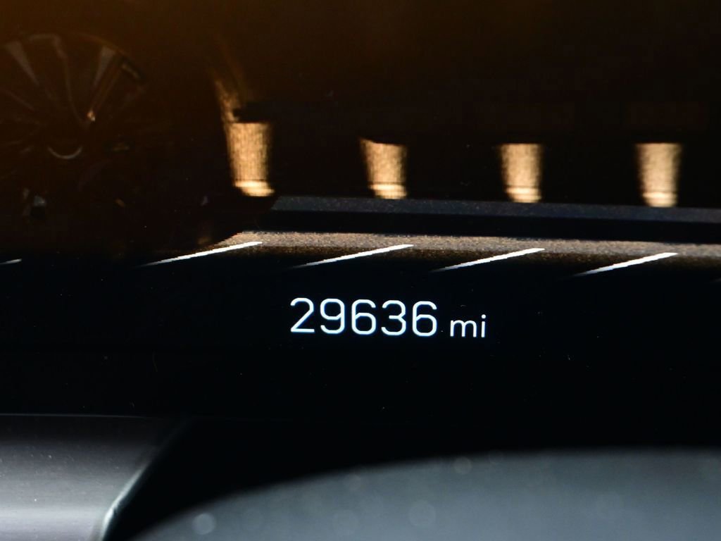 Used 2024 Cadillac Lyriq Luxury image 10