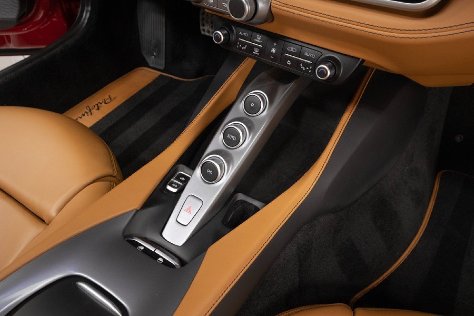 Used 2019 Ferrari Portofino RWD image 51
