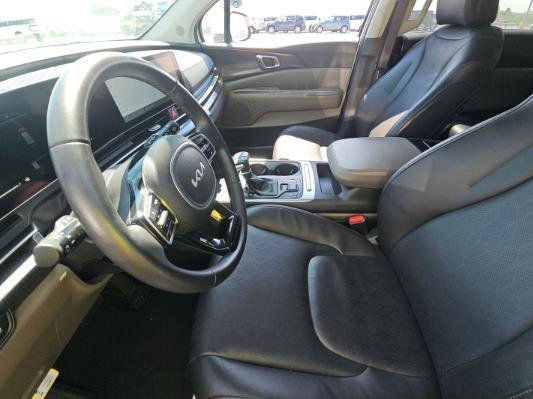 Used 2025 Kia Carnival FWD image 5
