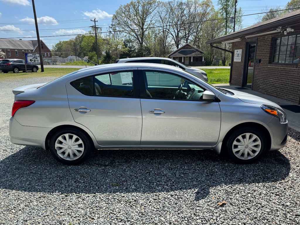 Used 2019 Nissan Versa SV image 6