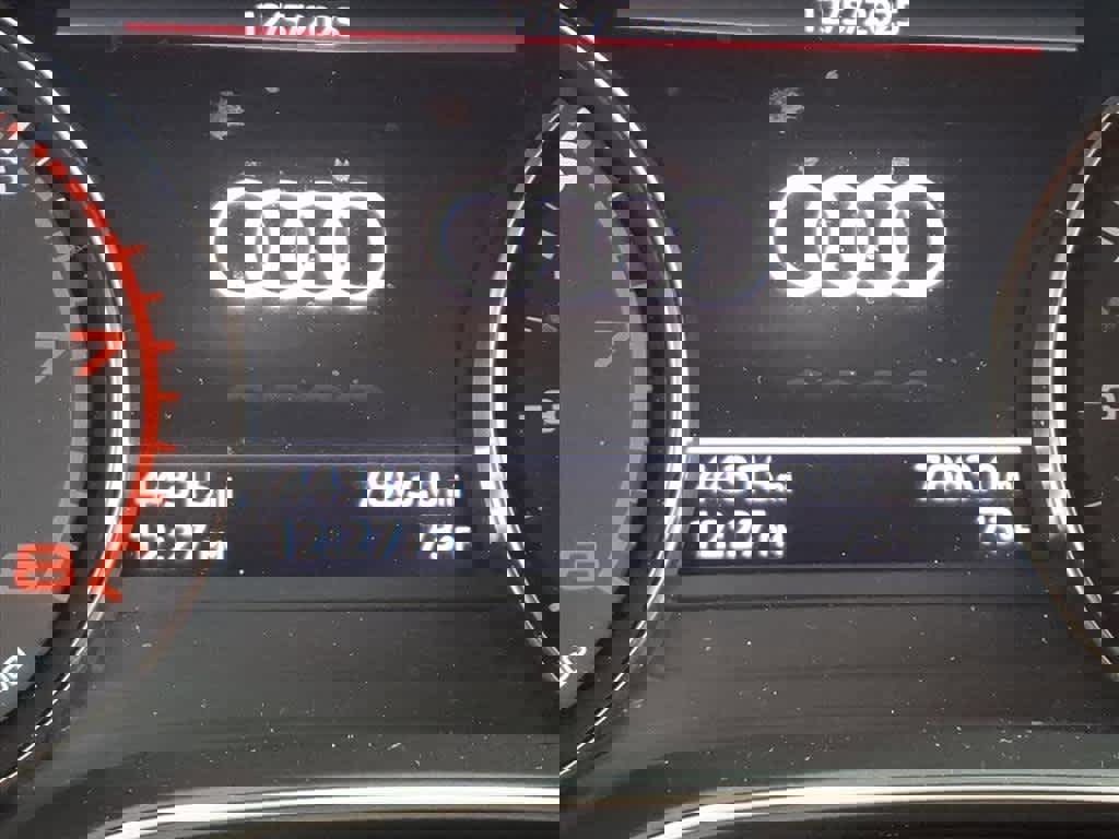 Used 2023 Audi Q5 2.0T Premium w/ Convenience Package image 12