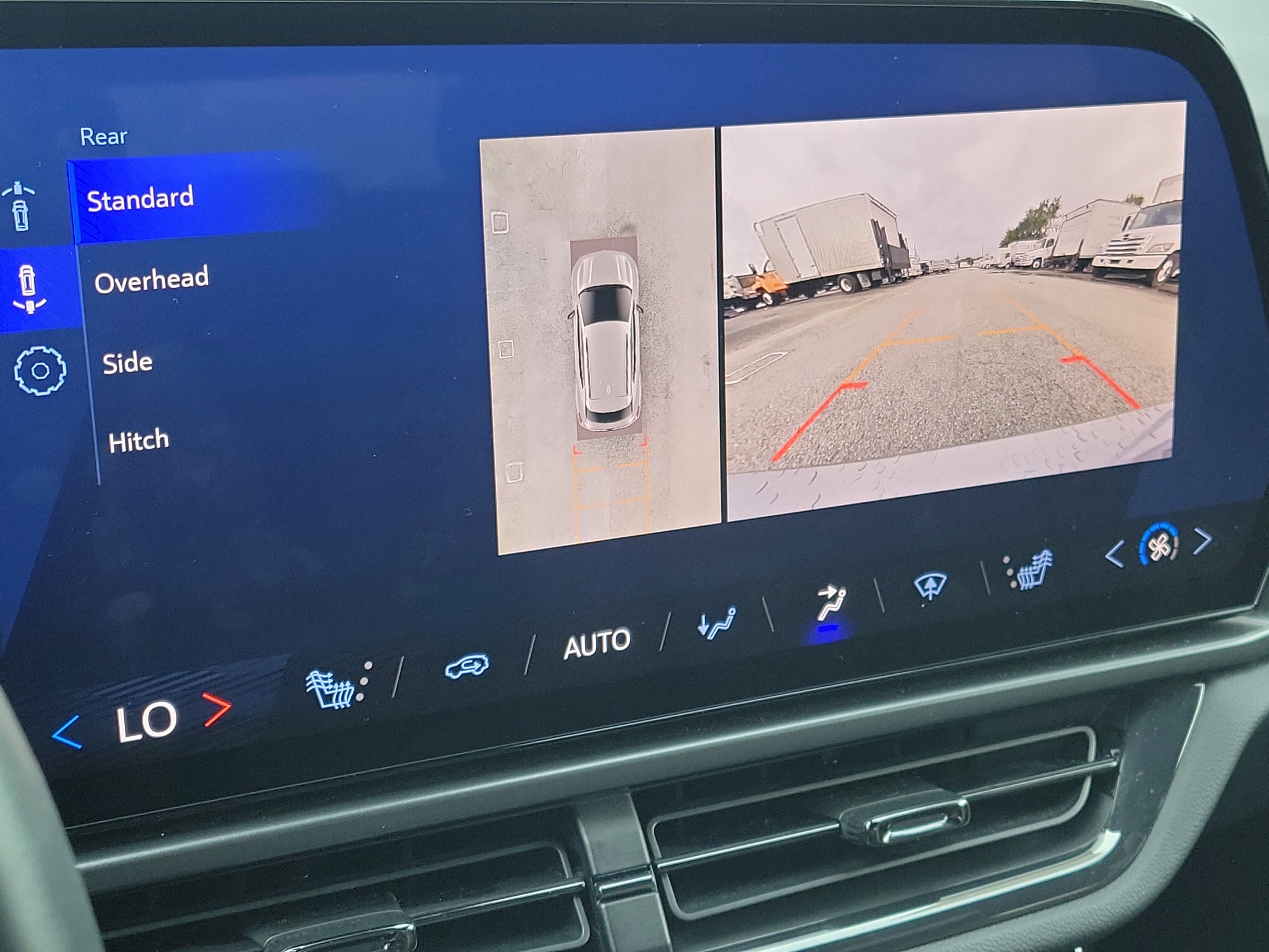 Used 2024 Chevrolet Equinox EV RS FWD image 29