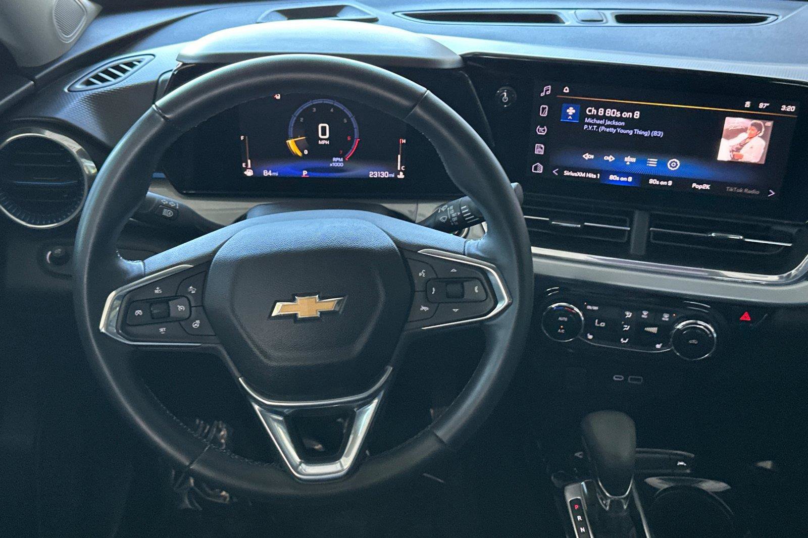 Used 2024 Chevrolet Trax LT w/ Driver Confidence Package FWD image 13