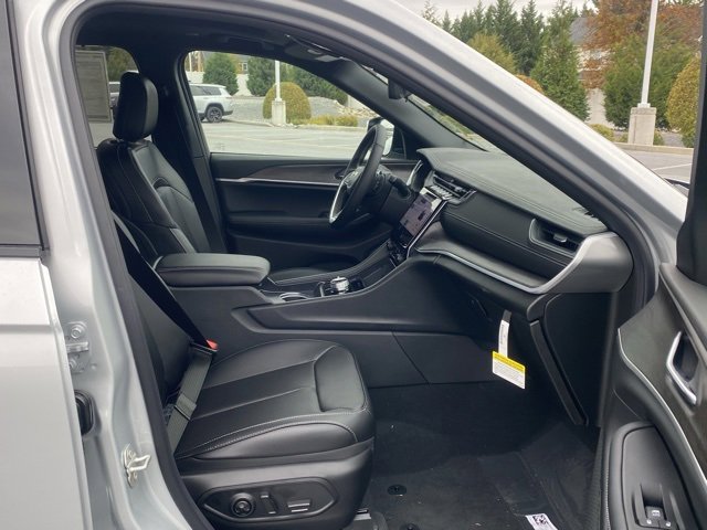 New 2025 Jeep Grand Cherokee L Limited w/ Luxury Tech Group II image 51