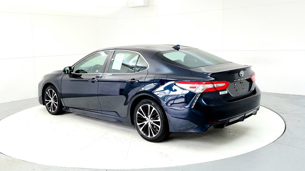 Used 2018 Toyota Camry SE w/ Audio Package FWD image 4