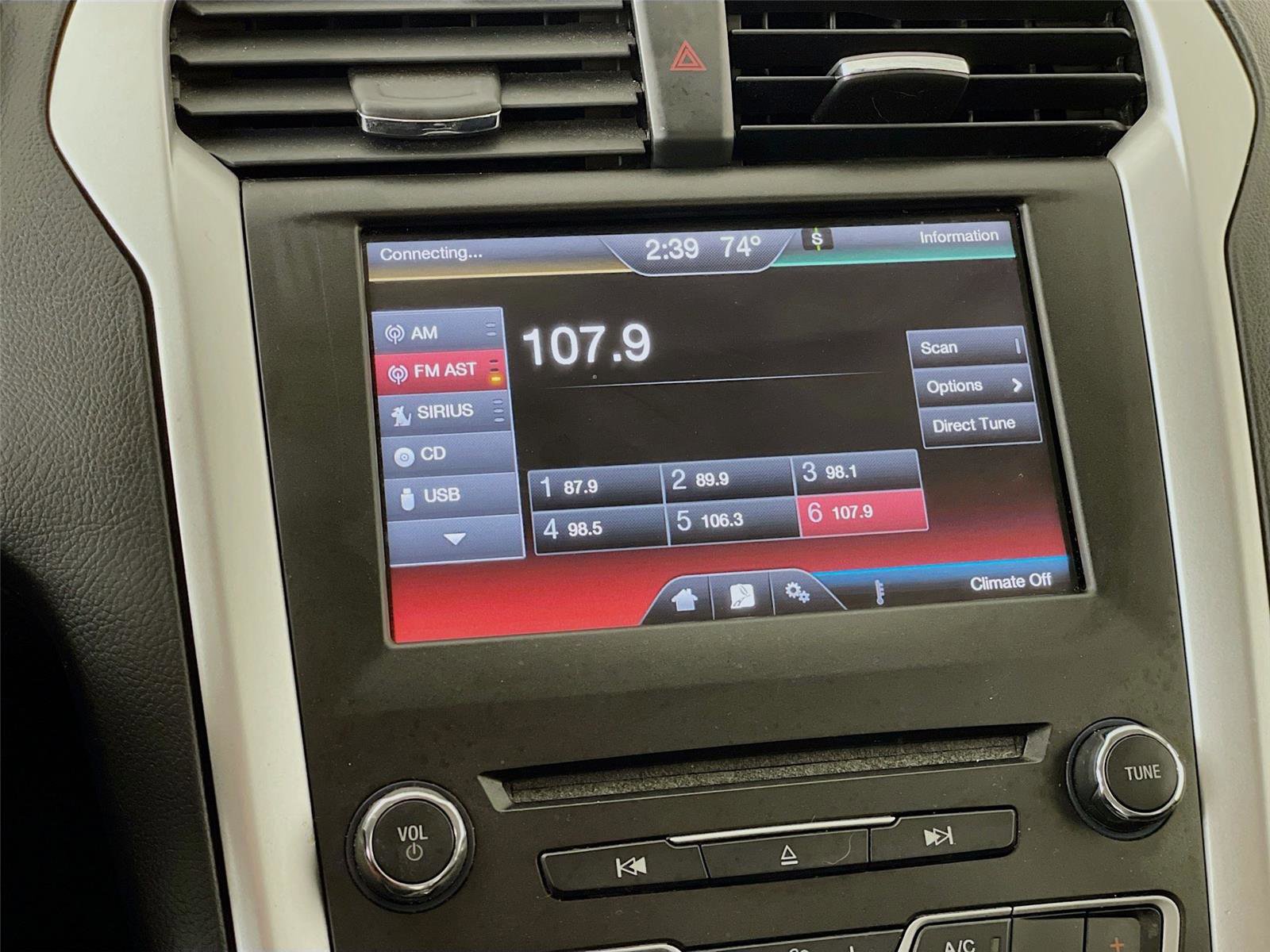 Used 2016 Ford Fusion SE image 17