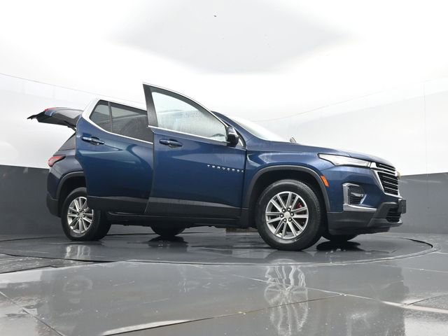 Used 2023 Chevrolet Traverse LT image 32