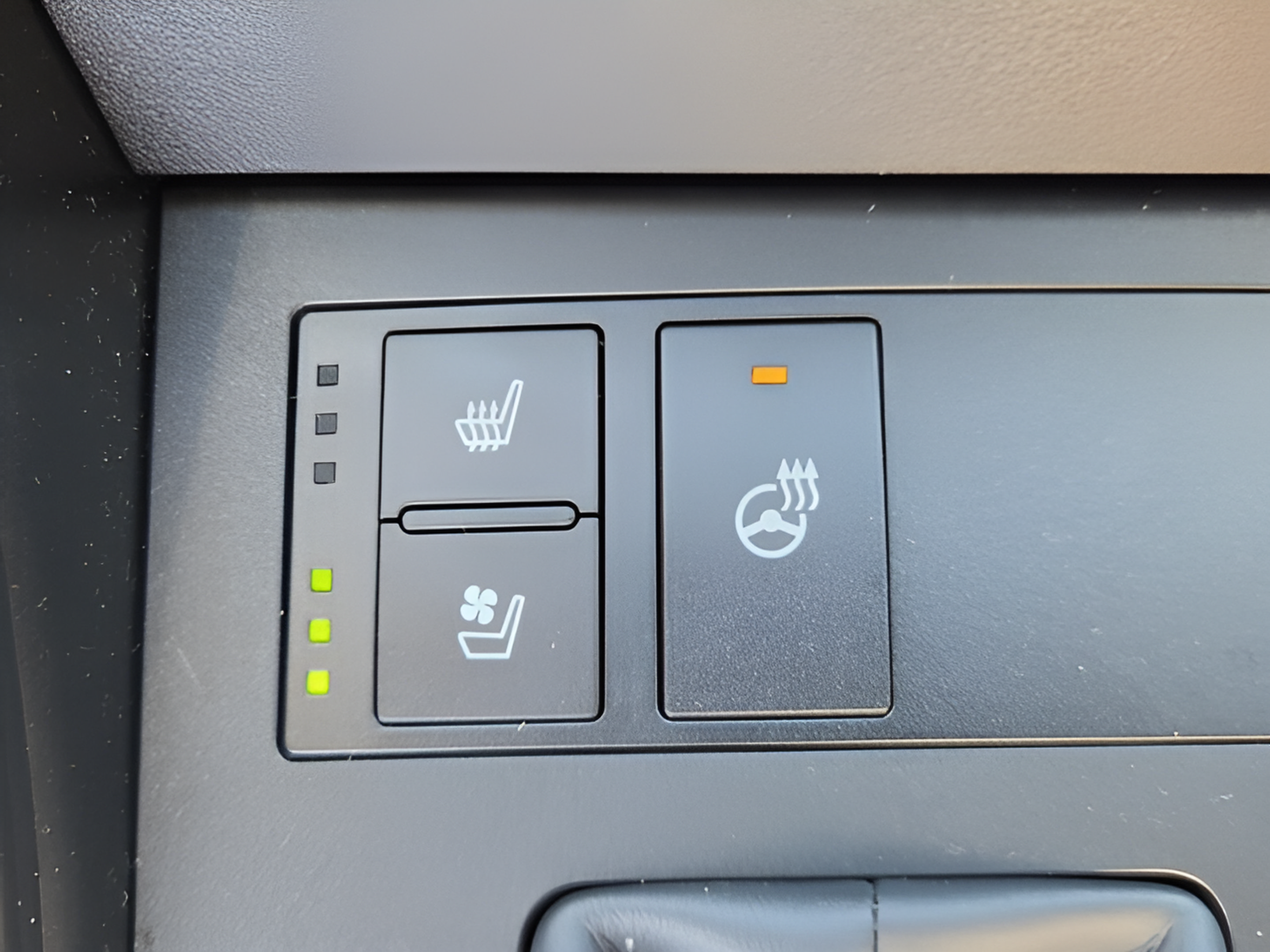 Certified 2025 Lexus IS 300 w/ Premium Package RWD image 19