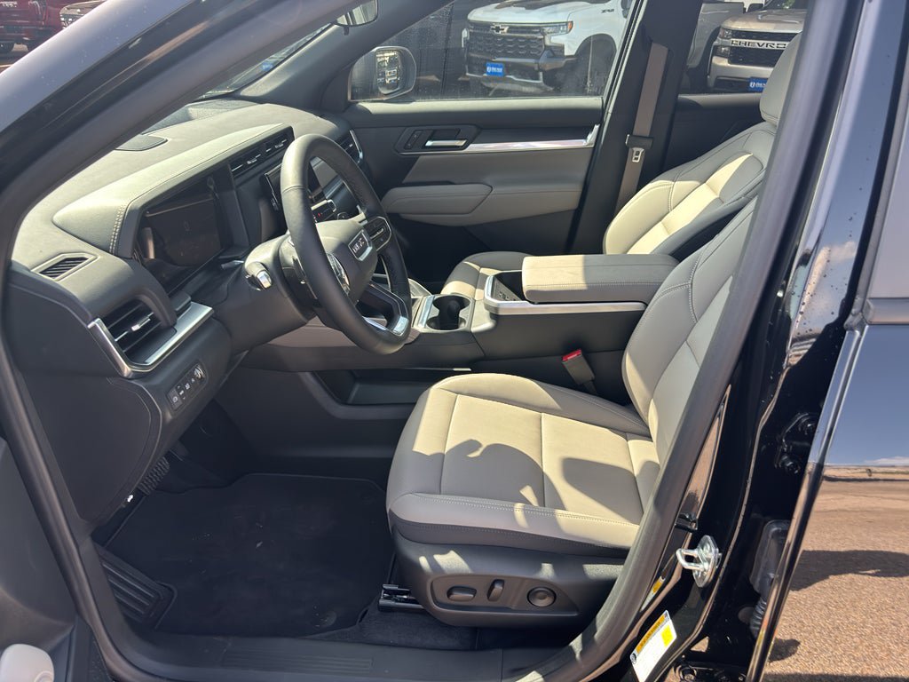 Used 2027 GMC Terrain Elevation w/ Elevation Premium Package FWD image 12