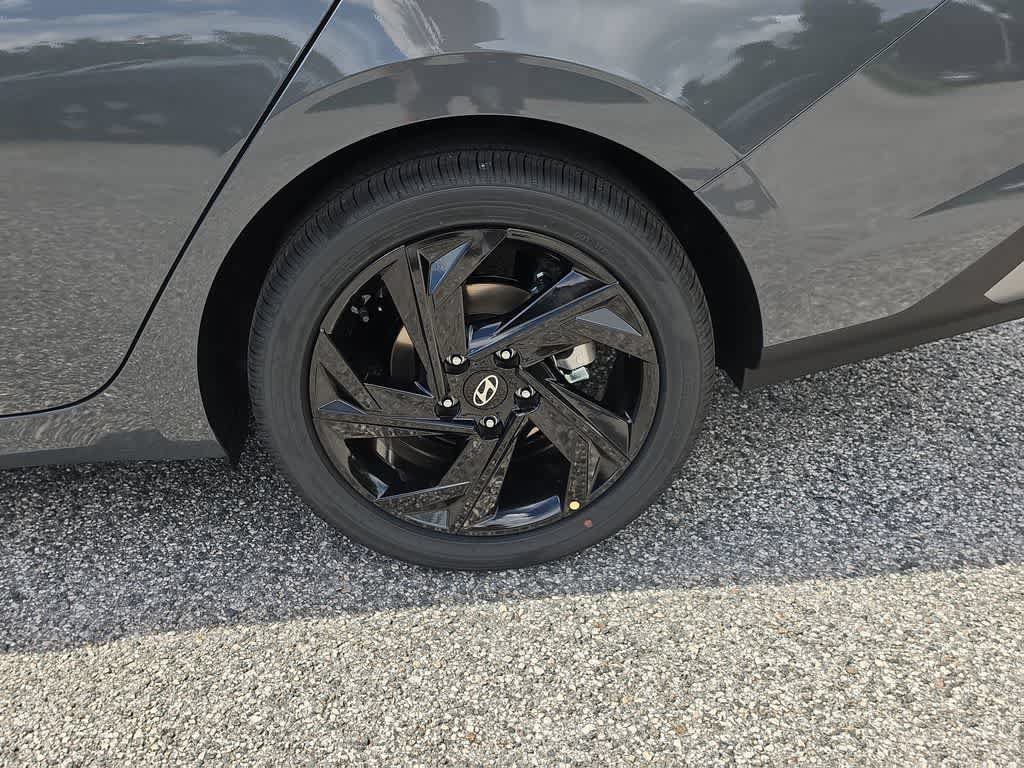 New 2026 Hyundai Elantra SEL Sport FWD image 13