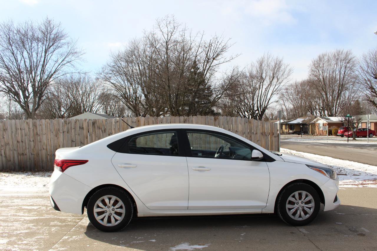 Used 2019 Hyundai Accent SE image 11