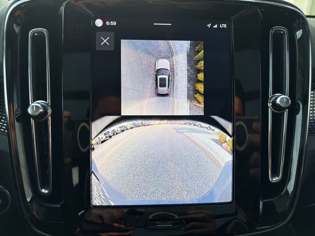 Used 2025 Volvo XC40 B5 Plus AWD/4WD image 26