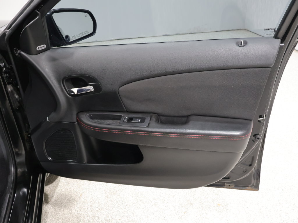 Used 2013 Dodge Avenger R/T FWD image 22