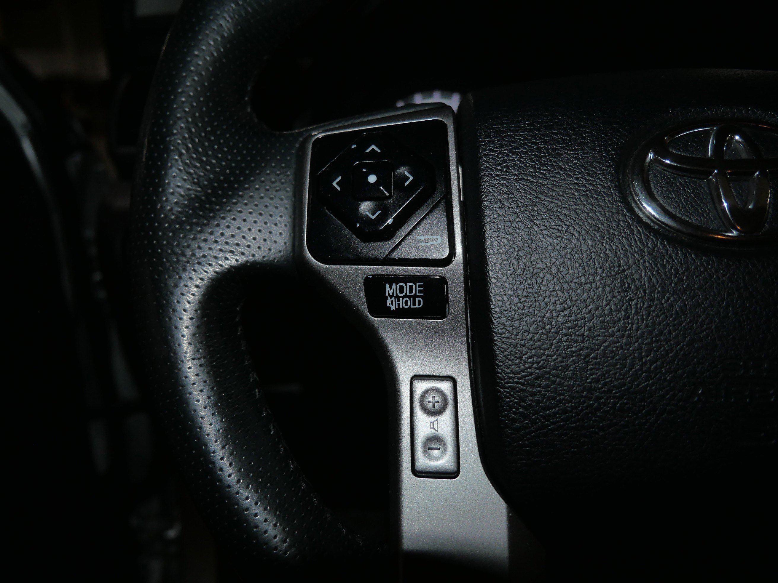 Used 2018 Toyota 4Runner SR5 Premium image 28