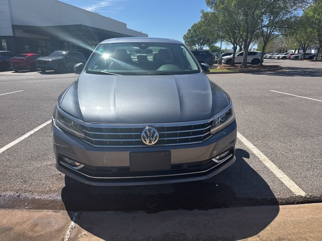 Used 2017 Volkswagen Passat 1.8T SEL Premium image 2