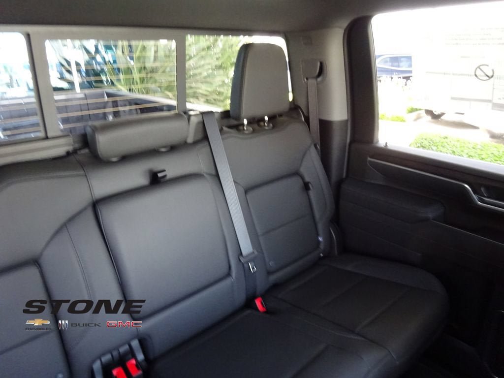 New 2026 GMC Sierra 2500 SLT w/ SLT Premium Package AWD/4WD image 18