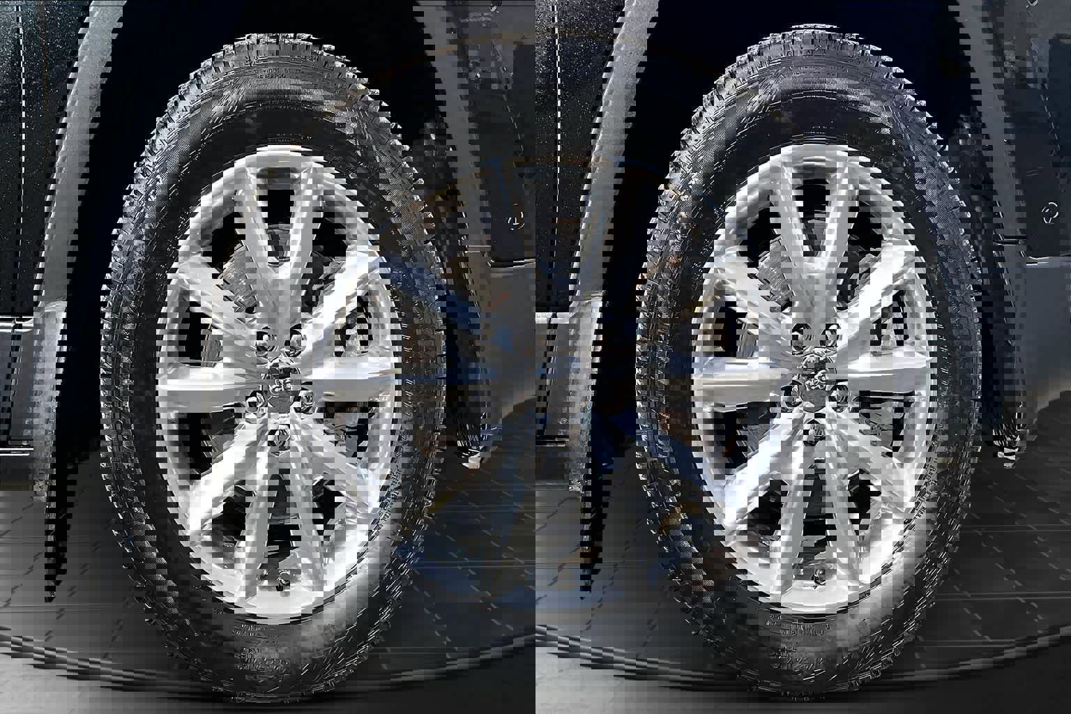 Used 2015 Jeep Cherokee Limited w/ Luxury Group image 34