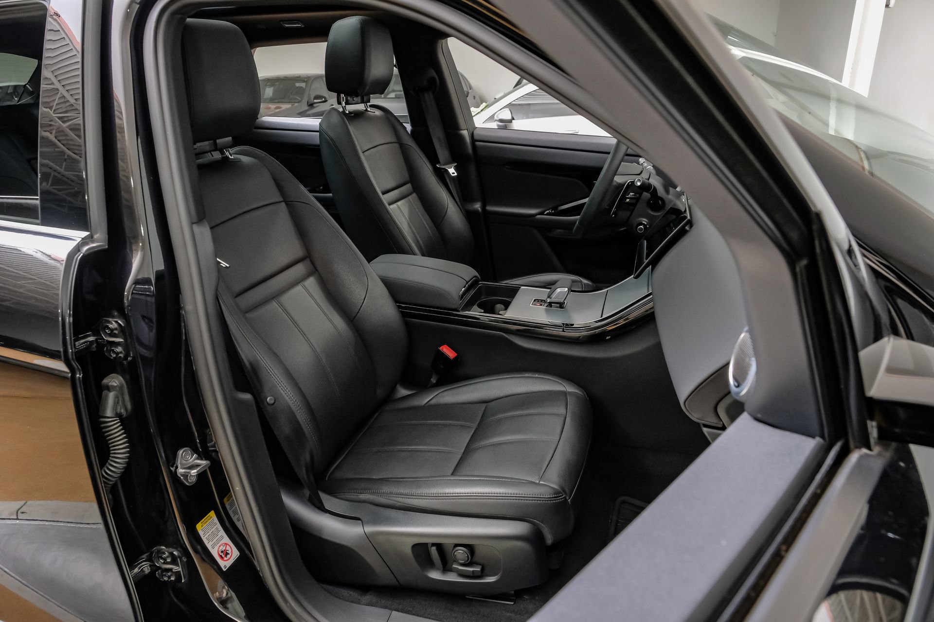 Used 2024 Land Rover Range Rover Evoque S AWD/4WD image 36