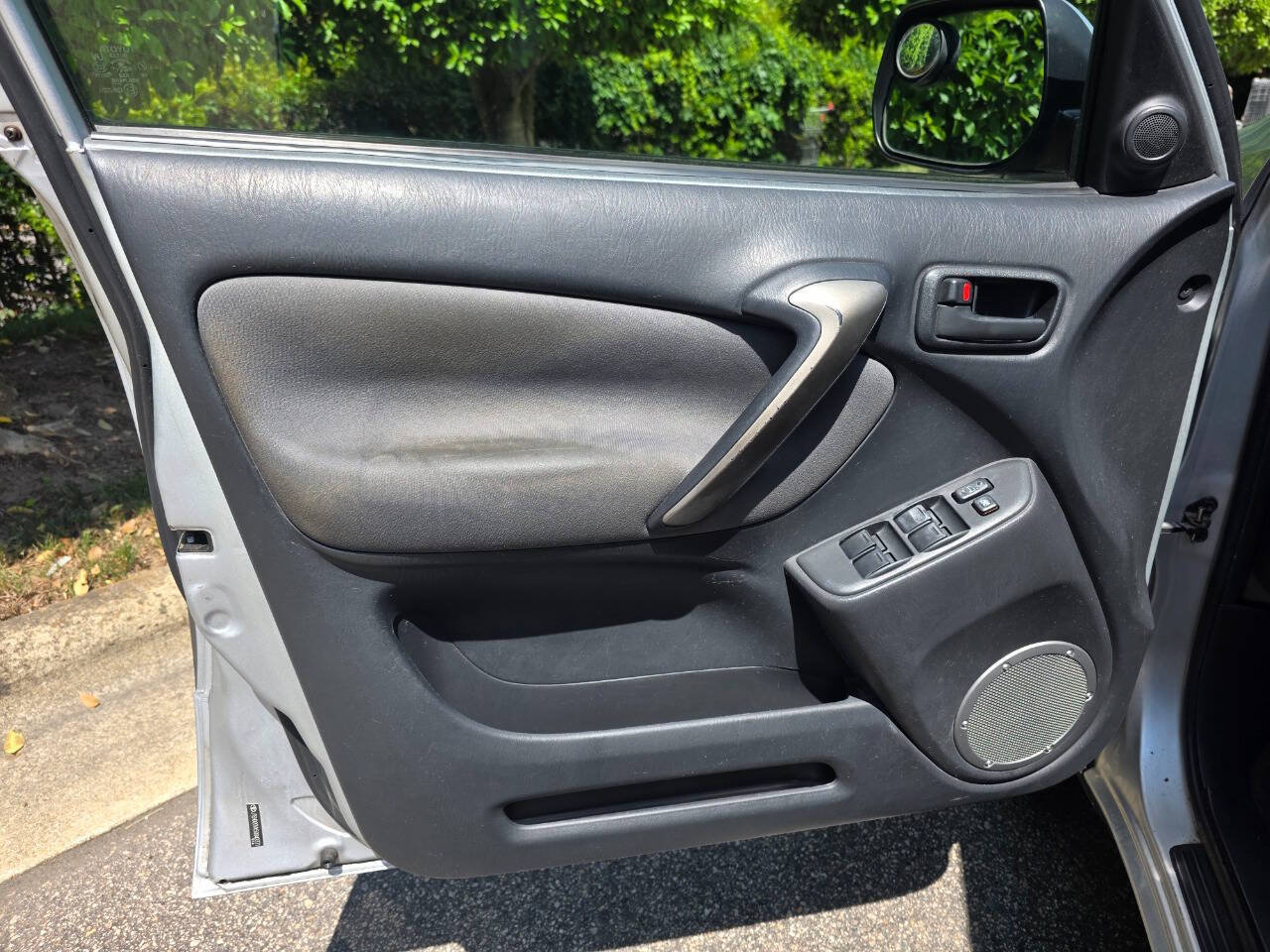 Used 2005 Toyota RAV4 4WD image 9