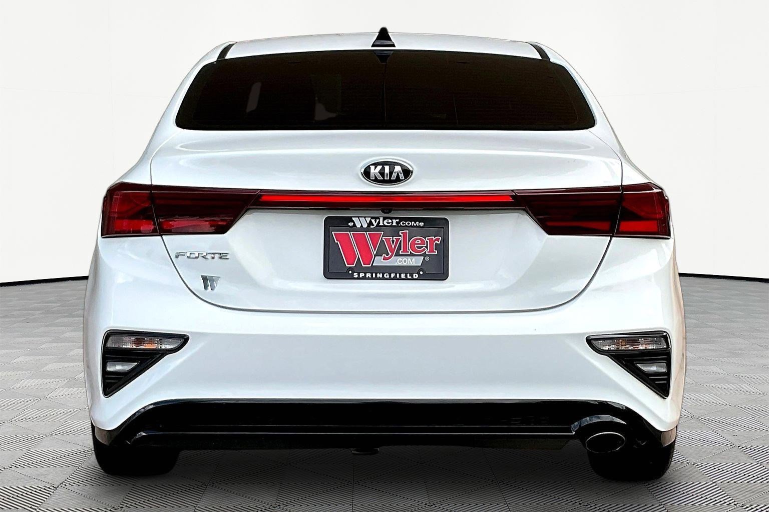 Used 2020 Kia Forte LXS FWD image 5