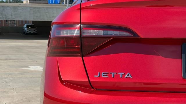 Used 2023 Volkswagen Jetta SE image 97