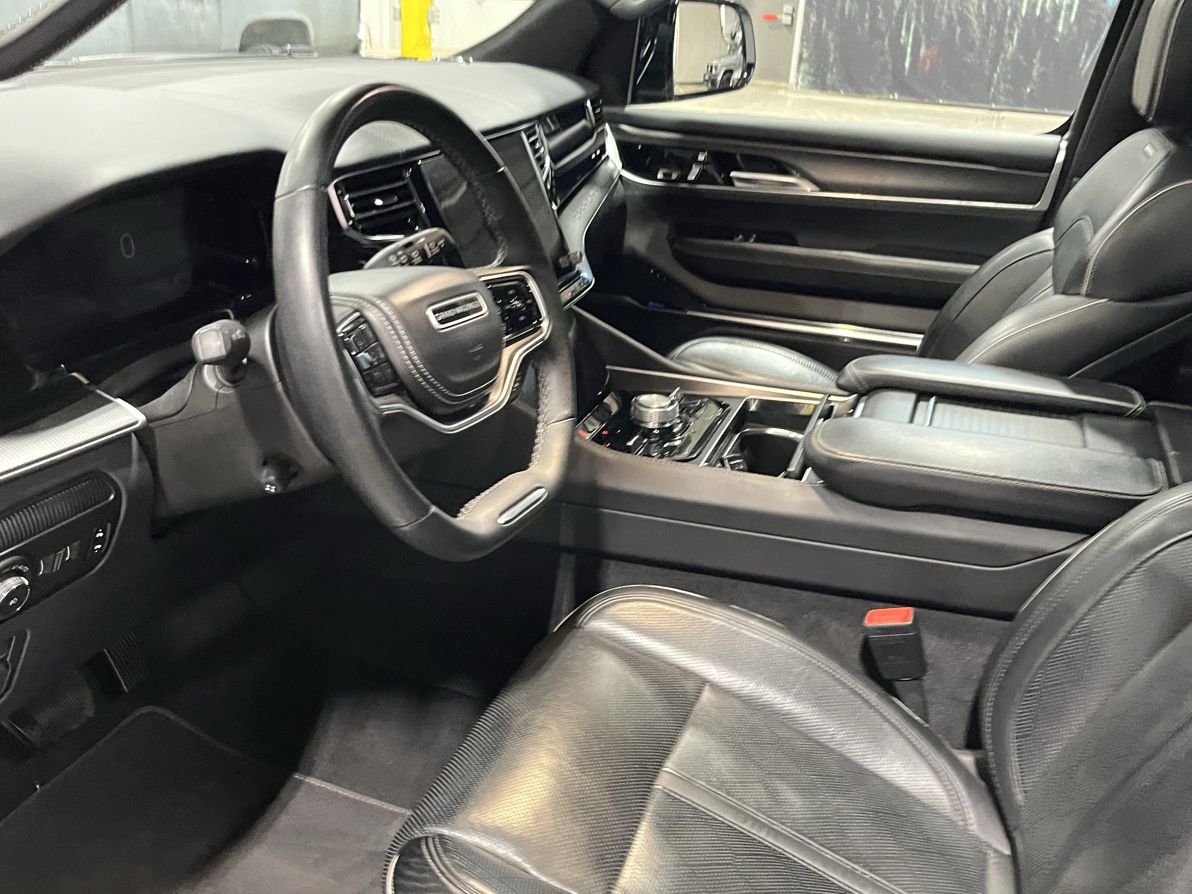 Used 2024 Jeep Grand Wagoneer L Series II w/ Quick Order Packagew 28T image 10