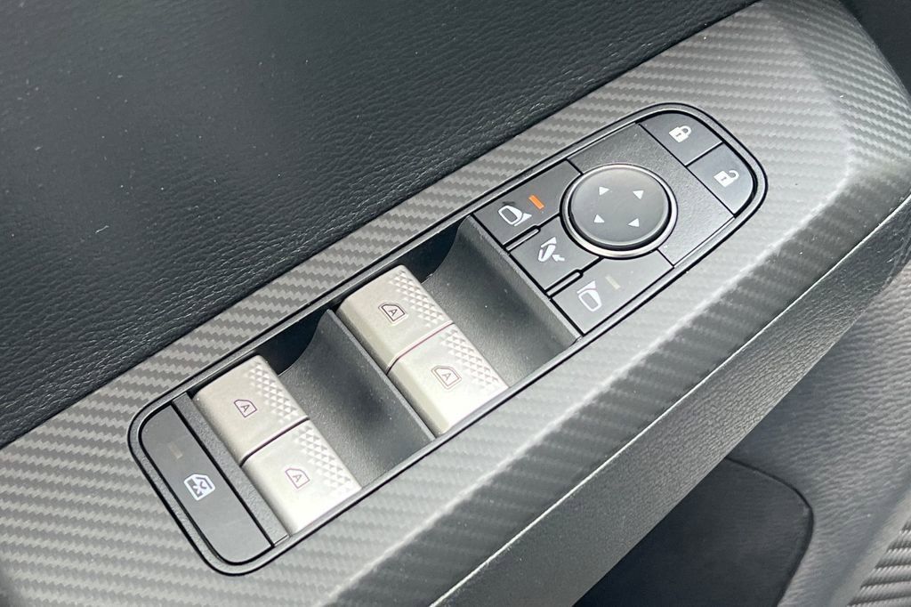 Used 2023 Mitsubishi Outlander SEL image 14