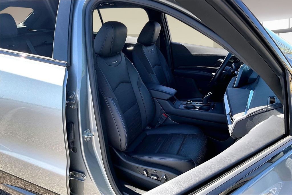 Used 2024 Cadillac XT4 Sport image 7