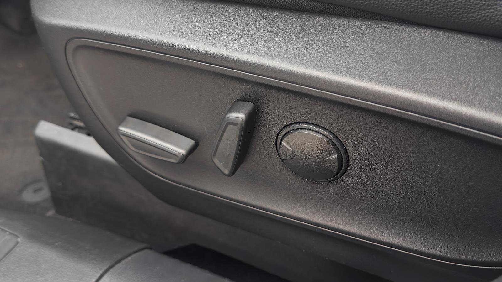 Certified 2022 Ford Escape Titanium w/ Titanium Elite Package image 25