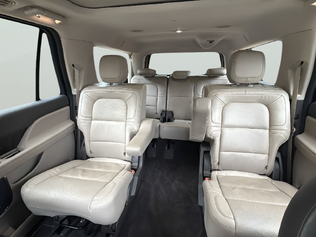 Used 2022 Lincoln Navigator L Reserve RWD image 28