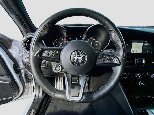 Used 2022 Alfa Romeo Giulia Ti w/ Active Assist Plus Package RWD image 11