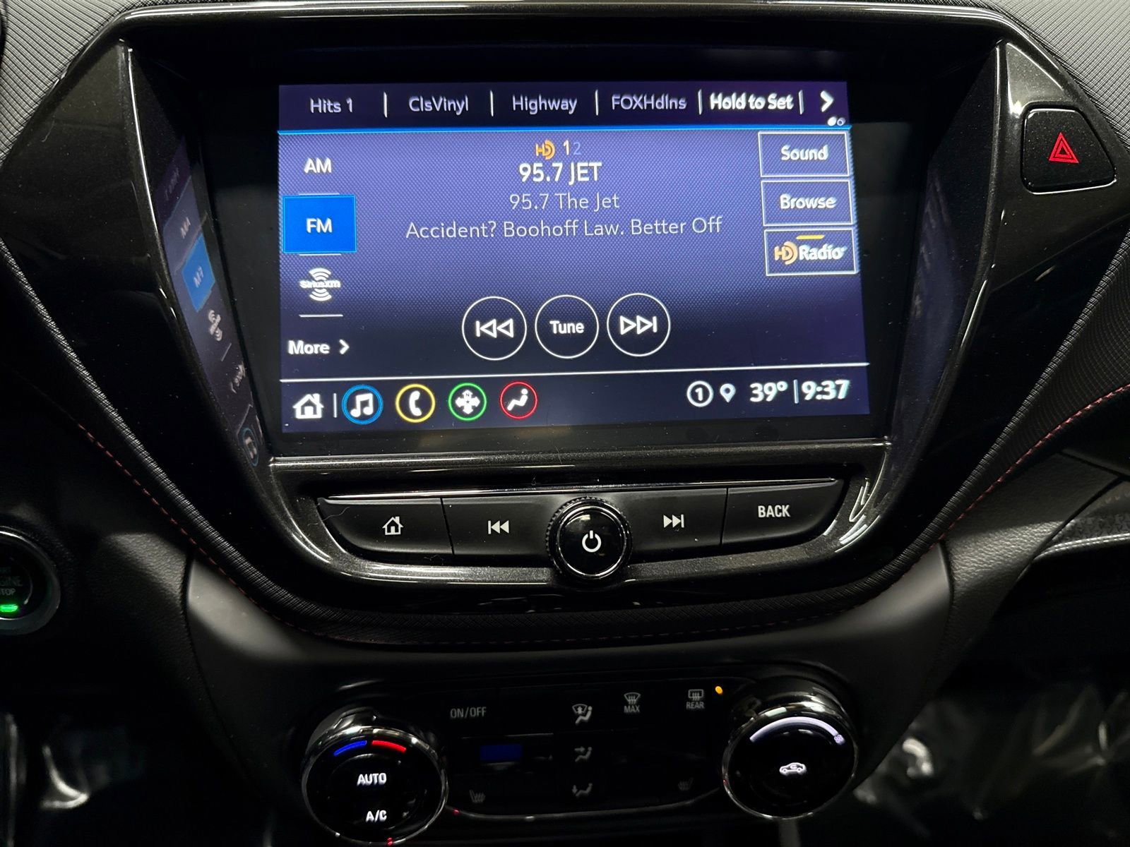 Used 2022 Chevrolet TrailBlazer RS w/ Sun and Liftgate Package image 21