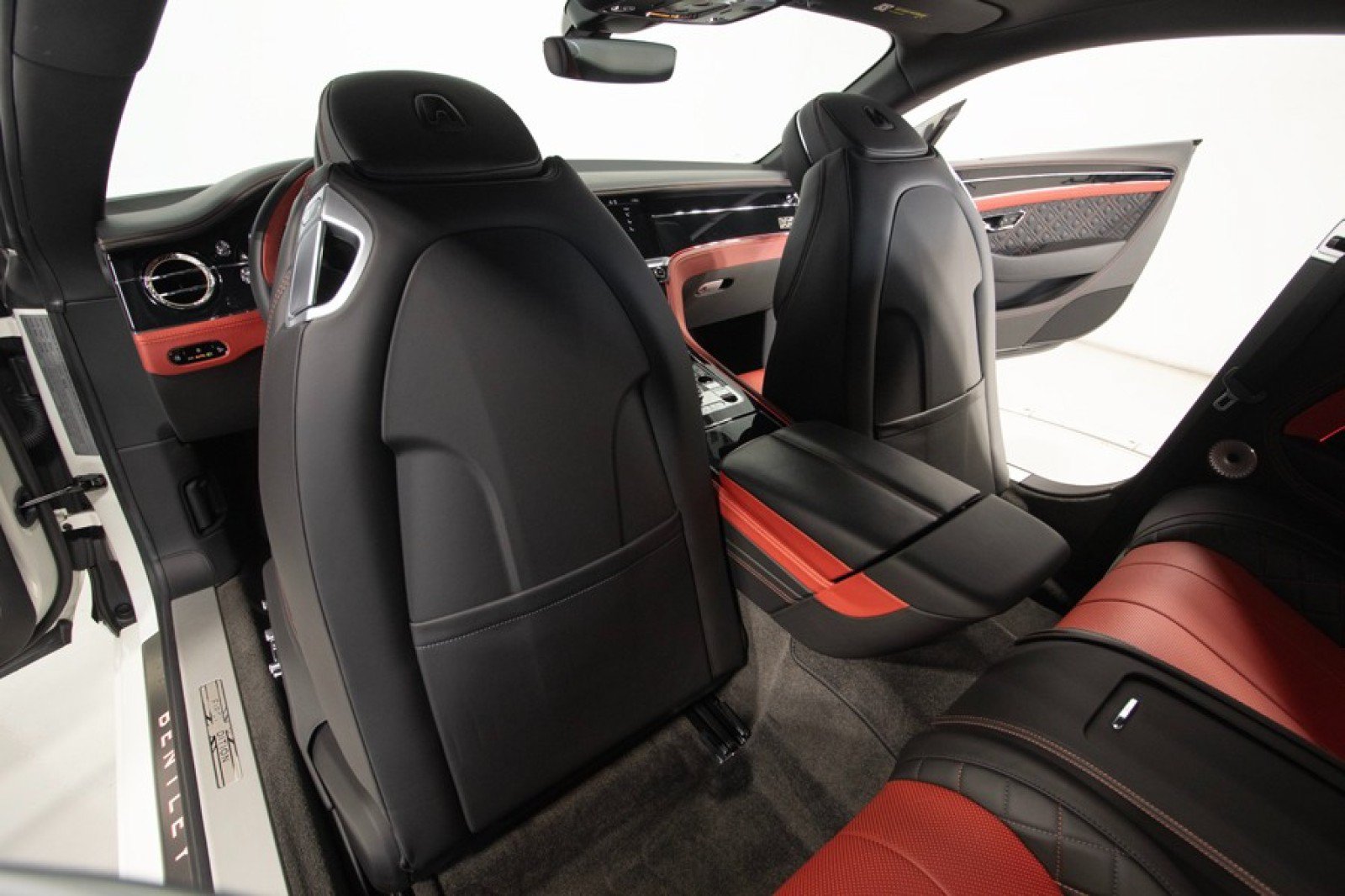 Used 2020 Bentley Continental GT V8 AWD/4WD image 40